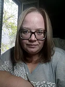 Snapshot of LillyWilly chatting on October 6, 2025, 10:38 am LillyWilly online show from October 6, 2025, 10:38 am