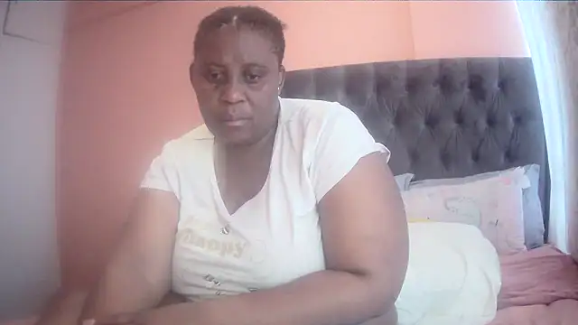 Snapshot of HUGEASSXXXXX chatting on March 12, 2026, 5:24 am HUGEASSXXXXX online show from March 12, 2026, 5:24 am