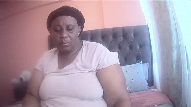 Snapshot of HUGEASSXXXXX chatting on March 19, 2026, 5:18 am HUGEASSXXXXX online show from March 19, 2026, 5:18 am