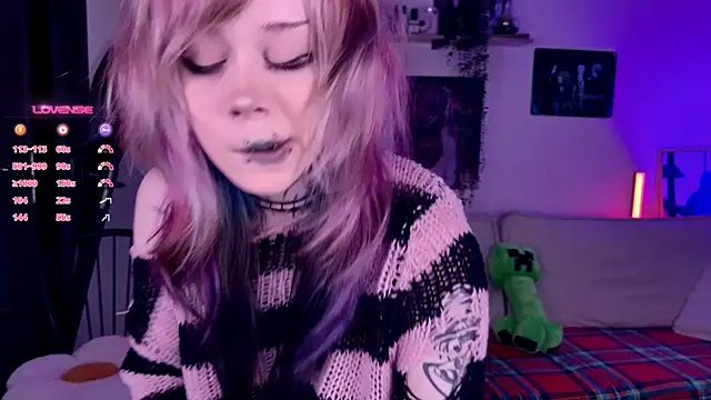 Lollyshy online show from November 14, 2025, 10:41 am