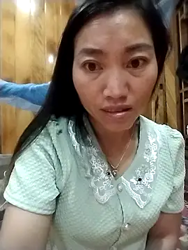 Snapshot of PhienPhien chatting on September 24, 2025, 9:54 pm PhienPhien online show from September 24, 2025, 9:54 pm