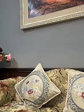 jiajia L online show from April 10, 2026, 11:50 am