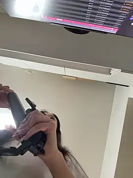 jiajia L online show from September 28, 2025, 2:02 pm