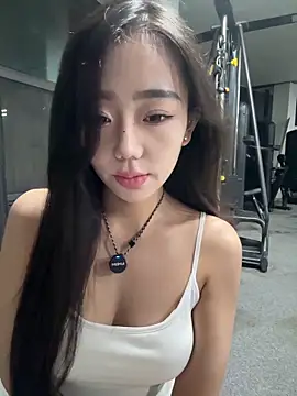 jiajia L online show from December 17, 2025, 1:49 pm