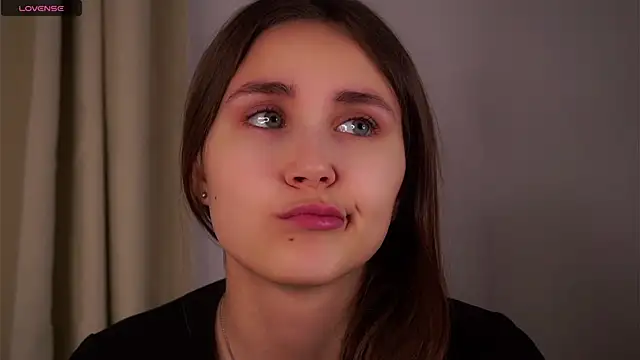 EthalFlowers online show from December 1, 2025, 11:27 pm