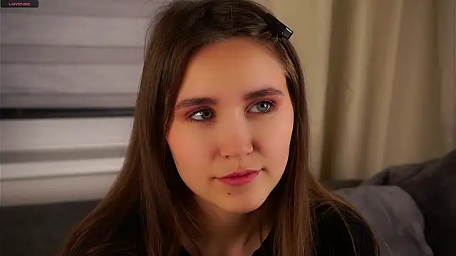 EthalFlowers online show from November 25, 2025, 1:06 am