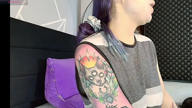 Snapshot of karlamoon23 chatting on February 28, 2026, 8:52 pm karlamoon23 online show from February 28, 2026, 8:52 pm