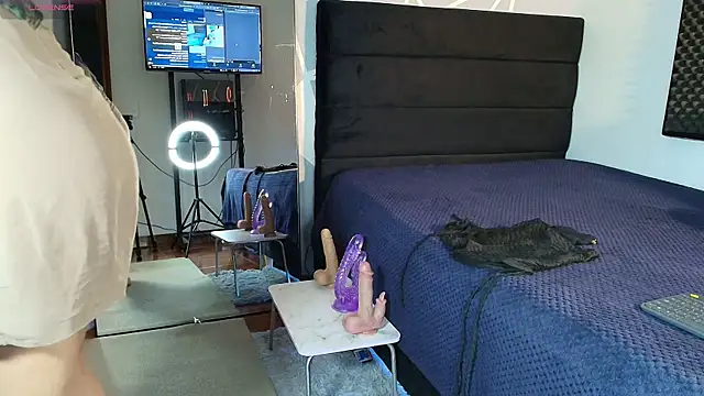 Snapshot of karlamoon23 chatting on April 2, 2026, 8:26 pm karlamoon23 online show from April 2, 2026, 8:26 pm