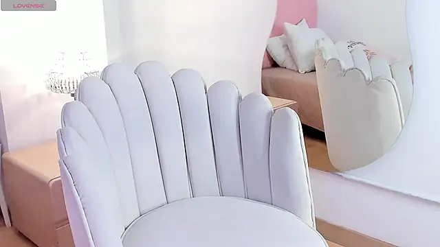 Snapshot of zoe_lee___ chatting on September 19, 2025, 10:52 am zoe lee online show from September 19, 2025, 10:52 am
