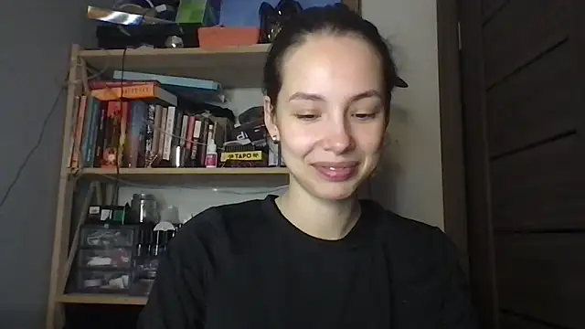 Yuna5343 online show from December 18, 2025, 8:23 pm