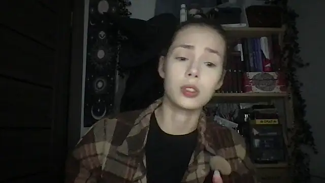 Yuna5343 online show from April 6, 2026, 7:37 pm