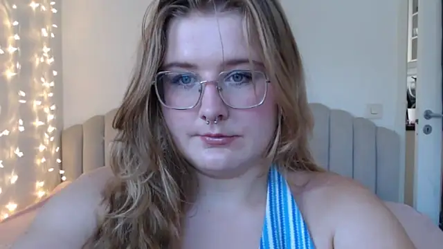 AgnesRoseCams online show from June 30, 2026, 10:48 am