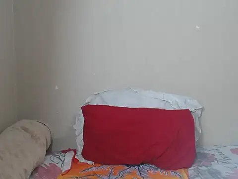 Snapshot of _SweetLips_ chatting on October 5, 2025, 8:21 pm SweetLips online show from October 5, 2025, 8:21 pm