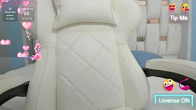 Snapshot of Katalina_red chatting on September 10, 2025, 7:35 pm Katalina red online show from September 10, 2025, 7:35 pm
