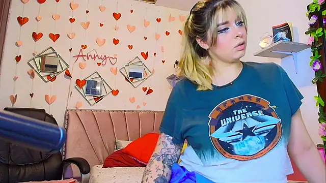 Anny Hurtado online show from November 29, 2025, 5:07 am