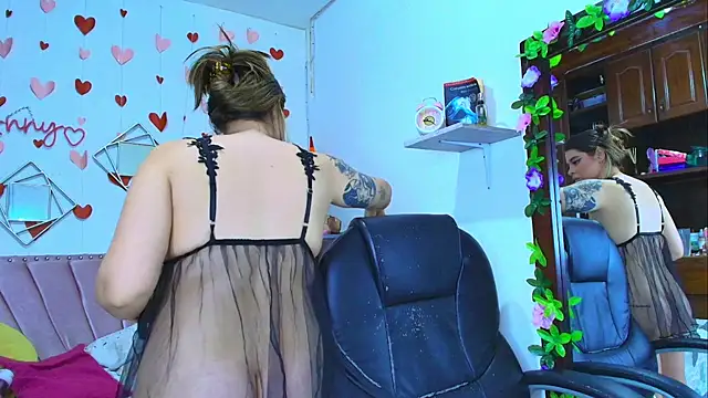 Anny Hurtado online show from October 15, 2025, 7:49 am