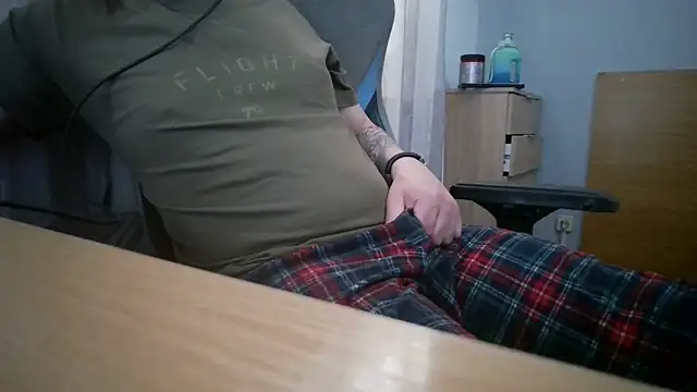 Maxxcock699  online show from April 4, 2026, 5:41 pm