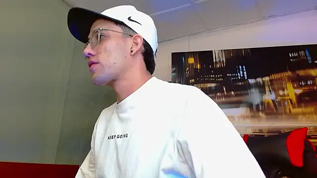 Snapshot of alexgiraldo__ chatting on June 8, 2026, 9:15 pm alexgiraldo online show from June 8, 2026, 9:15 pm