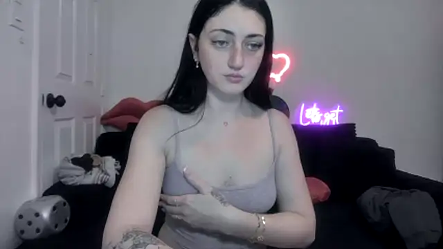 Snapshot of torithequeen chatting on February 21, 2026, 2:41 pm torithequeen online show from February 21, 2026, 2:41 pm