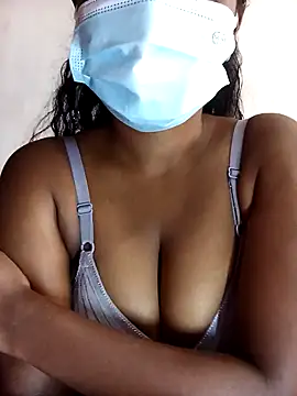 Snapshot of MickMicky chatting on February 24, 2026, 4:13 am MickMicky online show from February 24, 2026, 4:13 am