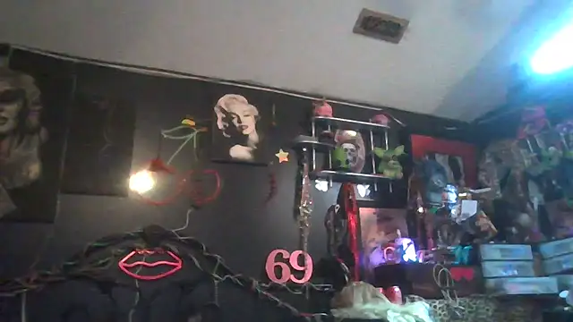 Splash Queen420 online show from February 24, 2026, 3:40 am