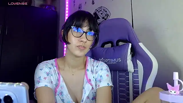 AvlieQueen online show from January 11, 2026, 8:54 am