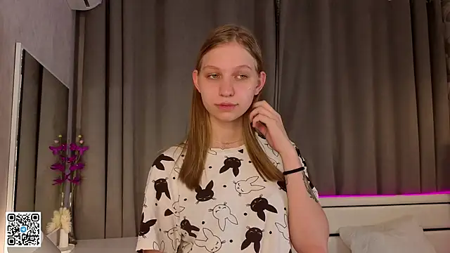 Snapshot of LynneHaviland chatting on September 9, 2025, 6:17 pm LynneHaviland online show from September 9, 2025, 6:17 pm