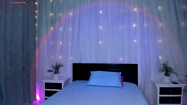 Evolet Bee online show from June 18, 2026, 12:32 pm