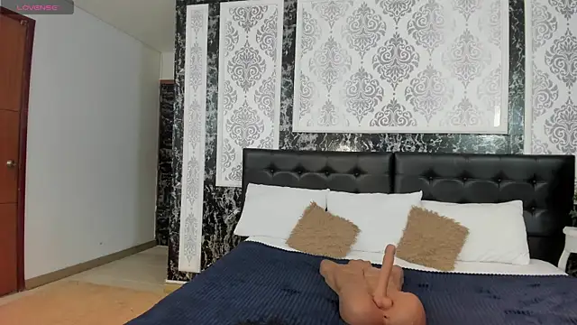 irenne wilsonn online show from December 15, 2025, 12:44 pm