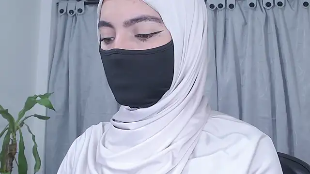 Snapshot of jade_nassar chatting on March 3, 2026, 12:06 am jade nassar online show from March 3, 2026, 12:06 am