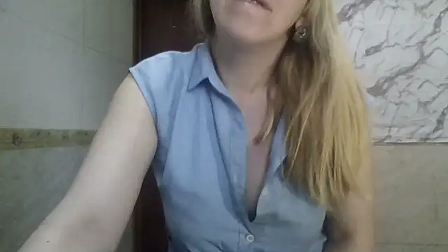 MiyaHottie online show from April 28, 2026, 6:29 am