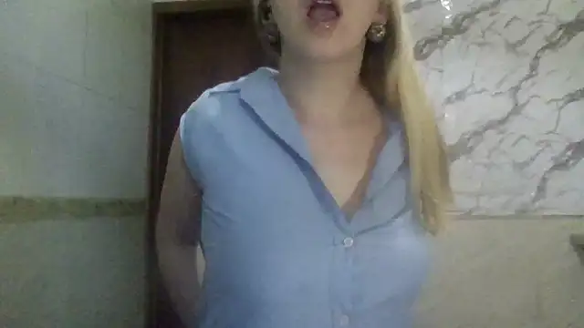 MiyaHottie online show from May 16, 2026, 4:22 am