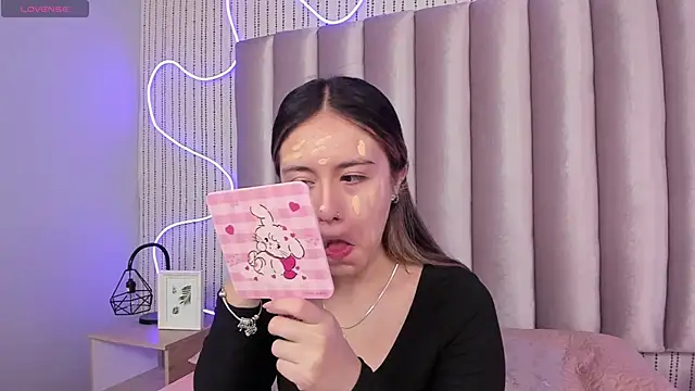 SamanthaPeachss online show from February 2, 2026, 1:21 pm