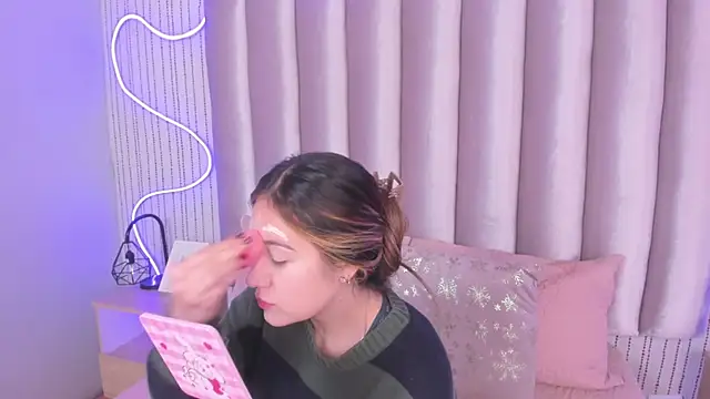 SamanthaPeachss online show from November 22, 2025, 12:15 pm