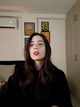 mishelkrave  online show from October 19, 2025, 11:18 pm