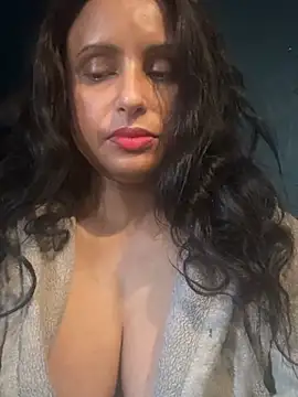 Angelaarayexx online show from February 22, 2026, 10:39 am