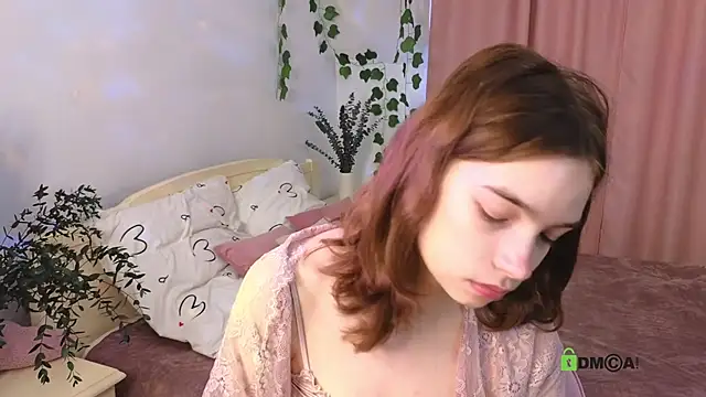 Evi Brook online show from October 14, 2025, 6:36 am