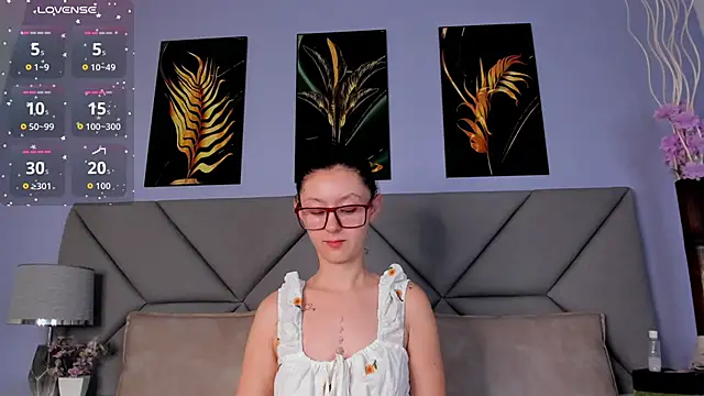 Snapshot of samara_goals chatting on November 25, 2025, 1:00 pm samara goals online show from November 25, 2025, 1:00 pm