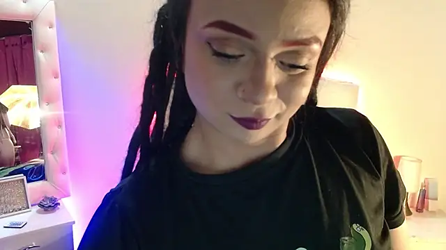 Snapshot of elapetitie chatting on October 17, 2025, 3:10 am elapetitie online show from October 17, 2025, 3:10 am