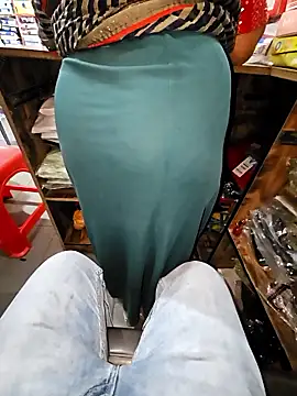 Snapshot of indianhotwife639 chatting on January 15, 2026, 8:18 am indianhotwife639 online show from January 15, 2026, 8:18 am