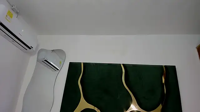 arielasm online show from October 21, 2025, 12:59 pm