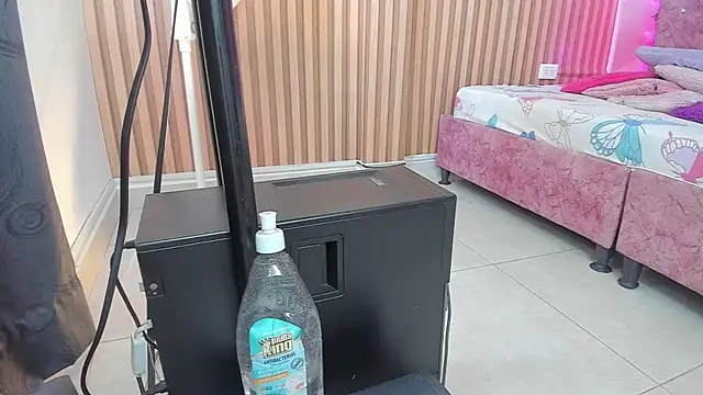 Mila grace  online show from November 17, 2025, 6:23 pm