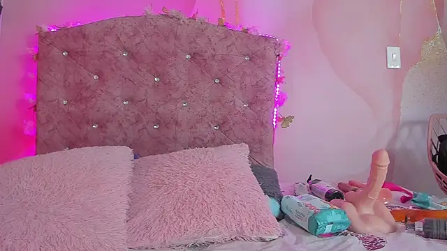 Snapshot of Mila_grace_ chatting on April 15, 2026, 6:34 pm Mila grace online show from April 15, 2026, 6:34 pm