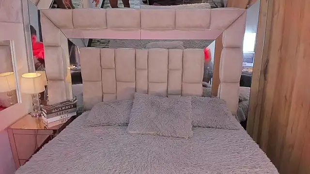 MaddyGray  online show from September 20, 2025, 6:13 pm