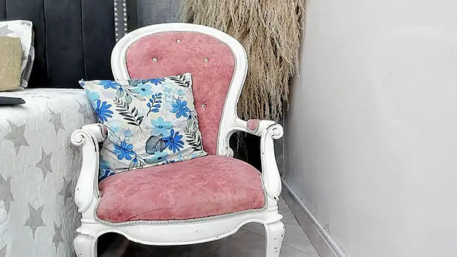 Snapshot of Milf_loven_ chatting on February 17, 2026, 7:22 pm Milf loven online show from February 17, 2026, 7:22 pm