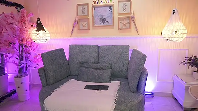 LoonaNyx online show from October 7, 2025, 11:33 am