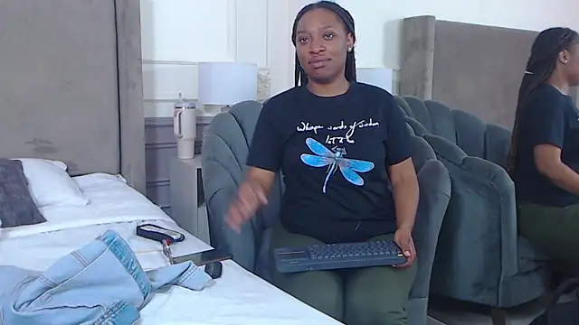 NatashaSilver online show from October 21, 2025, 1:21 pm