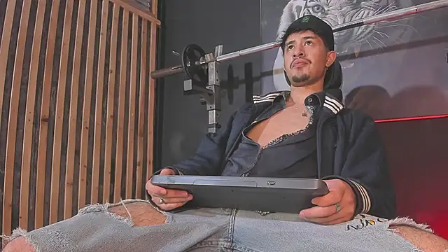 DimitriDeluxe online show from November 29, 2025, 8:09 pm