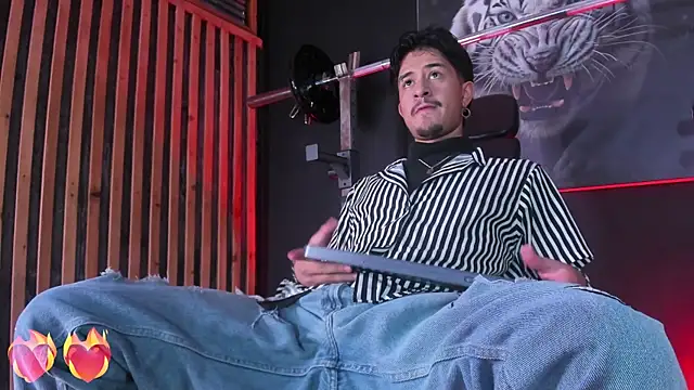 DimitriDeluxe online show from November 3, 2025, 8:12 pm