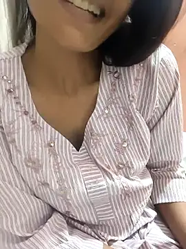 Shalu G online show from January 13, 2026, 1:04 pm